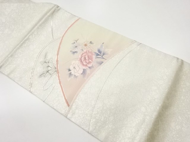 銀駒刺繍手描き曲線に牡丹・菊・萩模様名古屋帯